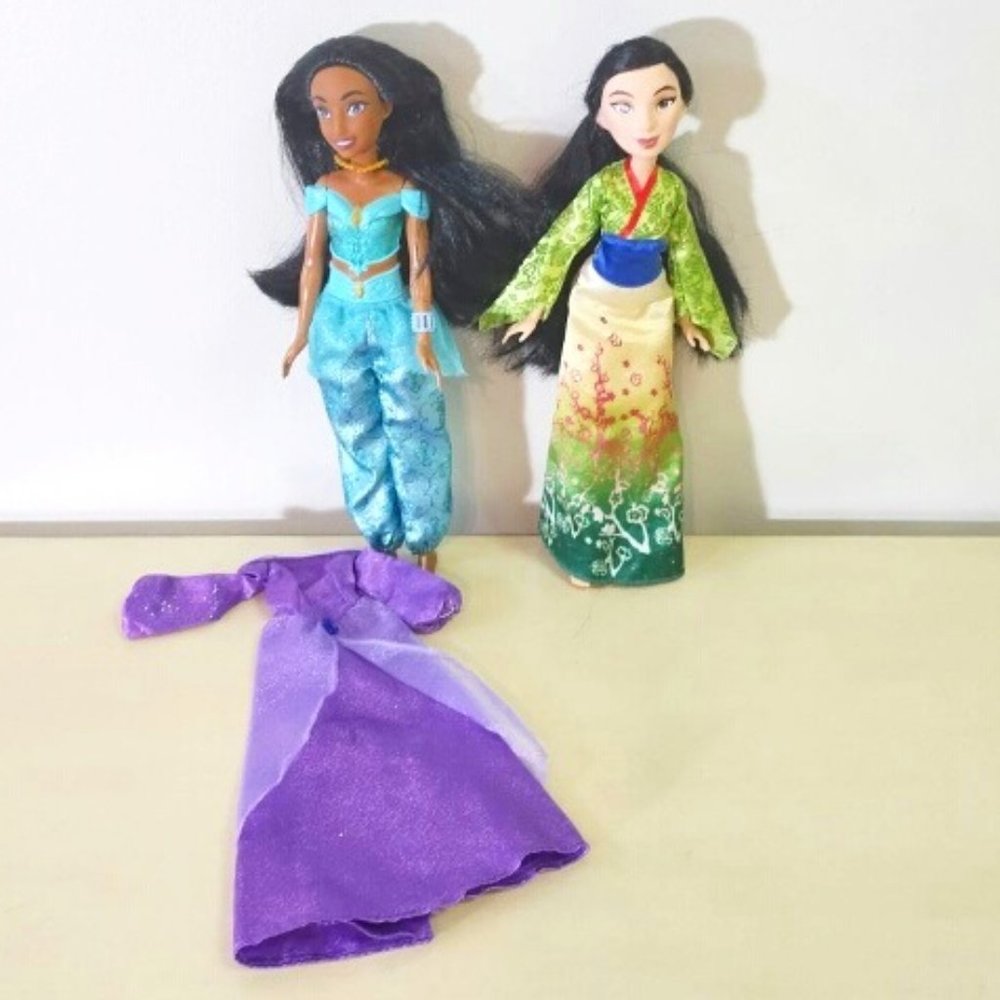 Two Disney princess dolls - Jasmin and Mulan